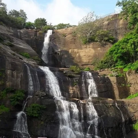 குற்றாலம் சீஸன் ஓ.கே! கும்பாவுருட்டி, பாலருவி மூடல்!