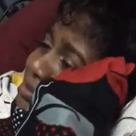 `தோனி அவுட்டே இல்ல....!' - நடுவரைத் திட்டித் தீர்த்து தேம்பி அழுத சிறுவன்! #Viralvideo