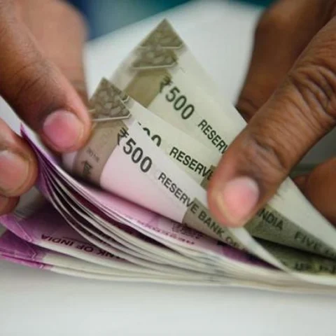 சம்பள உயர்வு: இந்த ஆண்டு யாருக்கு, எவ்வளவு இருக்கும்?
