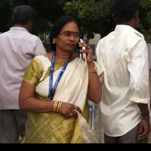 ``நான் ஏதாவது உளறிவிடுவேன்... வேண்டவே வேண்டாம்... " - சோழிங்க நல்லூர் தாசில்தார் நிர்மலா