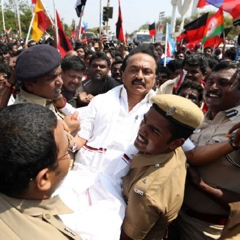 3 பிரிவுகளின்கீழ் ஸ்டாலின்மீது வழக்கு பதிவு!