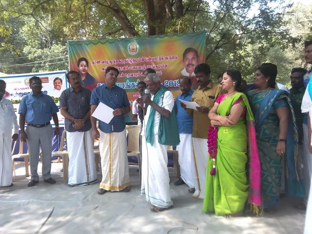 பரதம், கரகாட்டம், பட்டிமன்றம்! - மலைவாழ் மக்களுடன் பொங்கல் கொண்டாடிய விருதுநகர் ஆட்சியர்