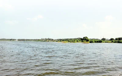வெள்ளைக்காரனின் விமான நிலையத்தை சிதைத்த ஊர்!