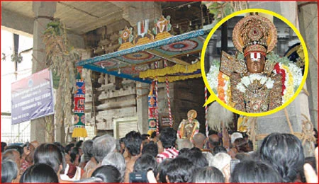 கேட்டது தருவார்... மனம் குளிரச் செய்வார்...