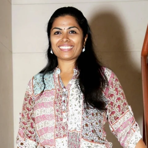 ``கதை வழியா குழந்தைகள் பிரச்னைகளைச் சொல்றாங்க!" கதை சொல்லி அமுதா