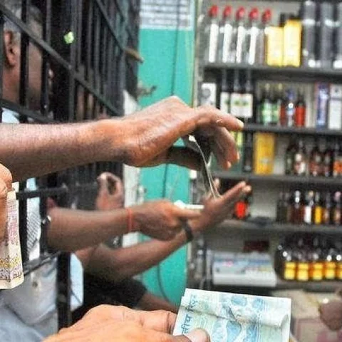 24 மணிநேரமும் சரக்கு வியாபாரம்... போதையூர் ஆன திருப்பூர்...!