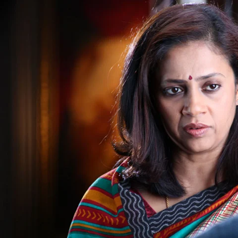 "ஹாசினி, ராஜலட்சுமிக்குலாம் பண்ணதை பொள்ளாச்சி பெண்களுக்கு பண்ணாதீங்க!’’ - லட்சுமி ராமகிருஷ்ணன்