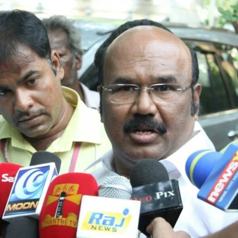 கோயிலுக்குச் சென்றால் முதல்வராக முடியாது..! ஸ்டாலினைத் தாக்கும் ஜெயக்குமார்