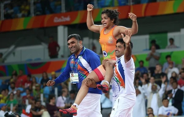 யார் இந்த சாக்ஷி மலிக்? - #RealHeroineSakshiMalik