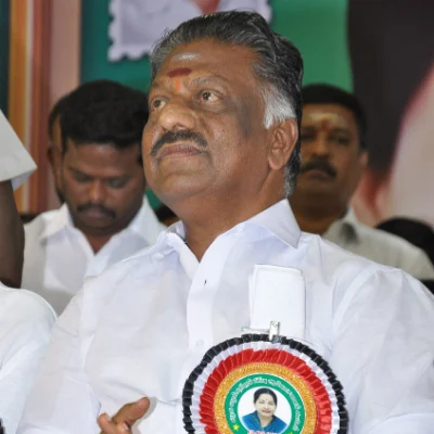 'இரட்டை இலை' சின்னம்: ஓ.பி.எஸ் அணி 6,500 பக்க கூடுதல் ஆவணங்கள் தாக்கல்!