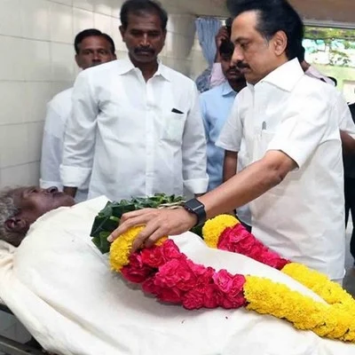 போராட்டத்தில் இறந்த மாற்றுத் திறனாளி உடலுக்கு ஸ்டாலின் நேரில் அஞ்சலி