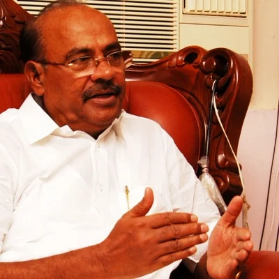 வாக்காளர்களுக்கு அதிமுக வேட்பாளர்கள் கொடுத்தது இவரது பணம் தான்! ராமதாஸ் பகீர் தகவல்