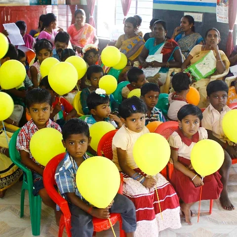தனியார் பள்ளியைப் போல் அட்மிஷனுக்காக அரசுப் பள்ளியில் மக்கள் குவிந்த அதிசயம்!