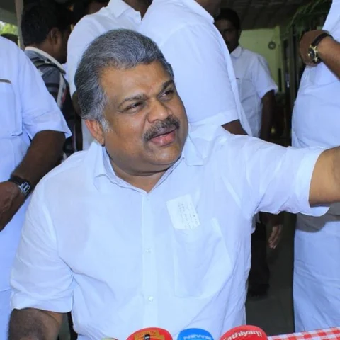 `நீங்க போட்டியிட்டா 2. இல்லைனா 1’ - ஜி.கே.வாசனுக்கு எடப்பாடி பழனிசாமியின் நிபந்தனை!