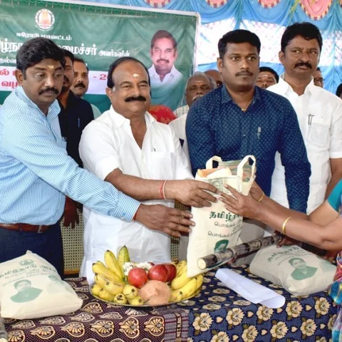 “போனை எடுக்க முடியலை, அவ்ளோ பாராட்டு!” - நெகிழ்ந்துபோன அமைச்சர் கருப்பணன்