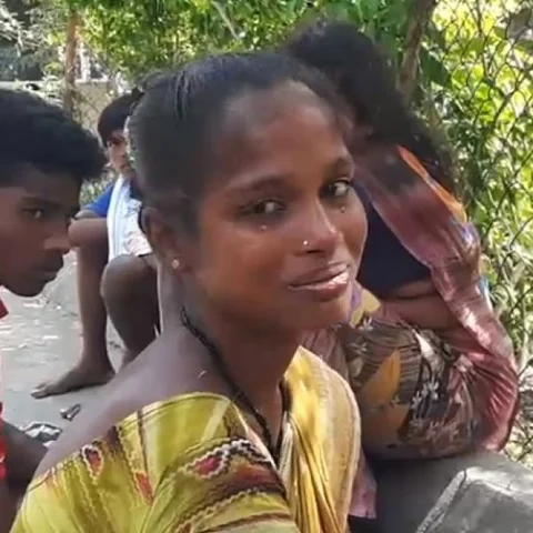 `அந்த வலி என் மகள் தொலைந்தபோதுதான் எனக்குத் தெரிந்தது!' - கண்கலங்கிய ஹரிணியின் தாய்