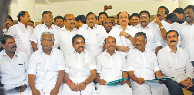 கூட்டணியும் 'பின்னணி'யும்: 7 நிமிட வாசிப்பில் ஜூ.வி.யின் 10 தெறிப்புகள்!