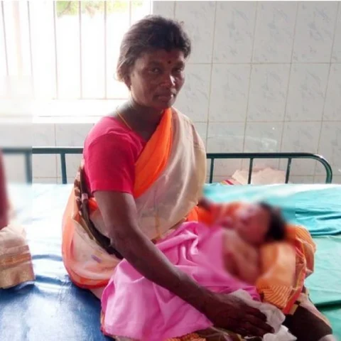 தனக்குத்தானே பிரசவம் பார்த்த முசிறி பெண்! - 12 குழந்தையைப் பெற்றெடுத்த அதிசயம்