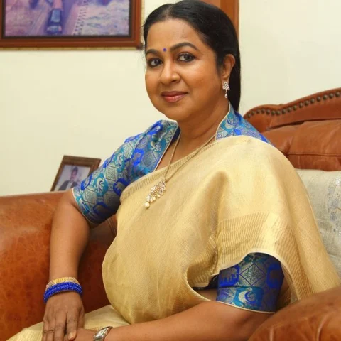 ```நடிகைகள் ஹோட்டலில் கும்மாளம்’னு எழுத எப்படி மனசு வரும்..?’’ - நடிகை ராதிகா