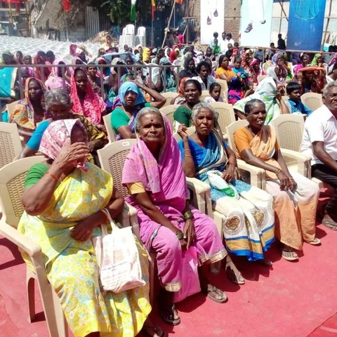ஜெயலலிதாவைவிட ஓ.பி.எஸ் மோசம்! - தாமதத்தால் கடுப்பான பொதுமக்கள்