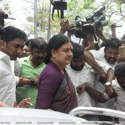 `117 நாள் லீவ் கிடைச்சிடுச்சு; கூடுதலா 180 லீவ் வேணும்!'- சசிகலாவின் விடுதலை பிளான்