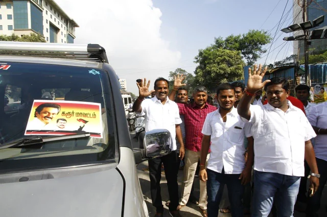 சரவெடியால் அதிர்ந்த அண்ணா அறிவாலயம்! - ஆதரவாளர்களுடன் தி.மு.க-வில் இணைந்தார் செந்தில் பாலாஜி!