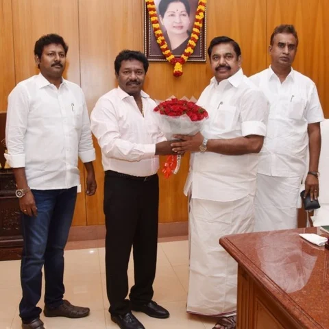 முதல்வர் எடப்பாடி பழனிசாமியைச் சந்தித்தது ஏன்? - விவரிக்கும் கருணாஸ் எம்.எல்.ஏ