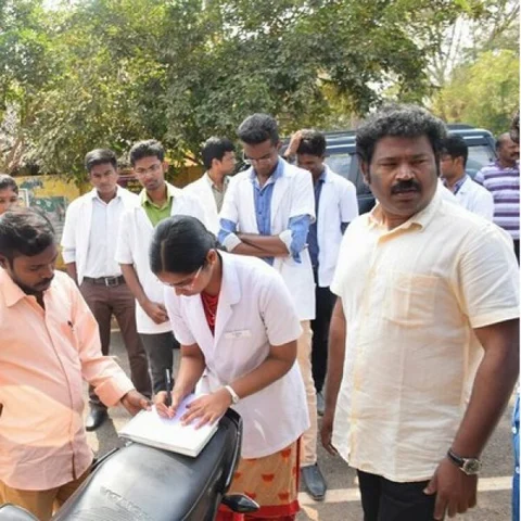 ஜல்லிக்கட்டுக்கு இணையாக நீட் எதிர்ப்புப் போராட்டம்! இயக்குநர் கௌதமன் பேட்டி