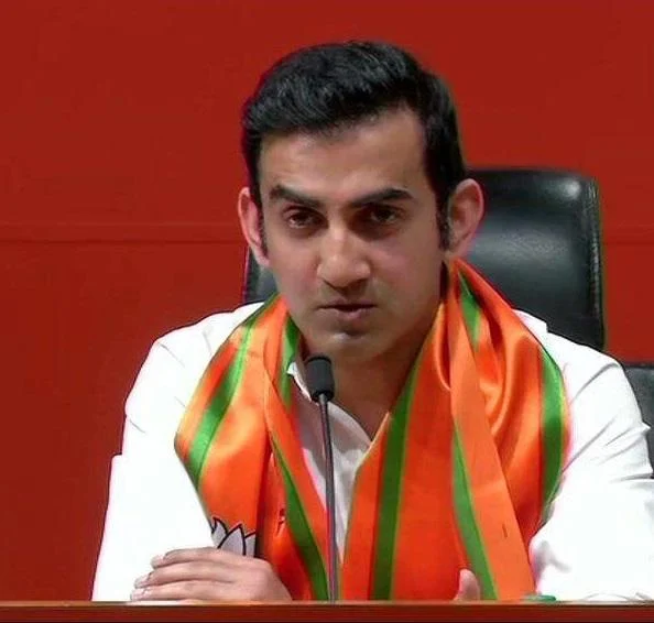 `பிரசாரத்துக்கு டம்மி நபர்; பொதுவெளியில் தூக்கில் தொங்குவேன்!' - சர்ச்சைகளின் நாயகனான கம்பீர்