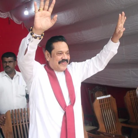 `கூட்டணியில் பிளவு?’ - நீக்கப்பட்டார் ரணில்; இலங்கை பிரதமரானார் ராஜபக்சே..! #Rajapaksa