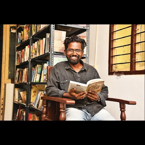 “புத்தகக் கிறுக்கு எப்போதும் தெளியாது” - வரவனை செந்தில்