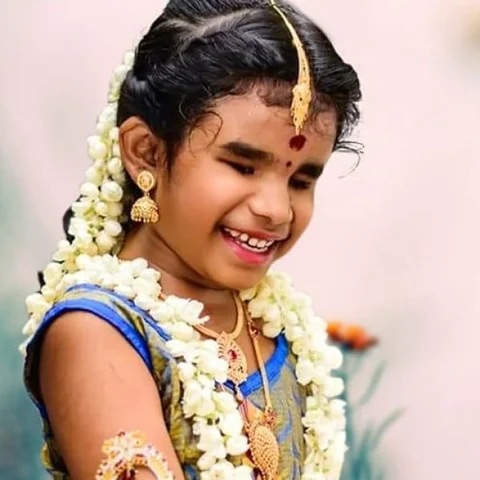 "ரெண்டு அவார்டு வாங்கிட்டேன்; சப்போர்ட் பண்ணுங்க!" - 'சரிகமப லிட்டில் சாம்ப்ஸ்' சஹானா