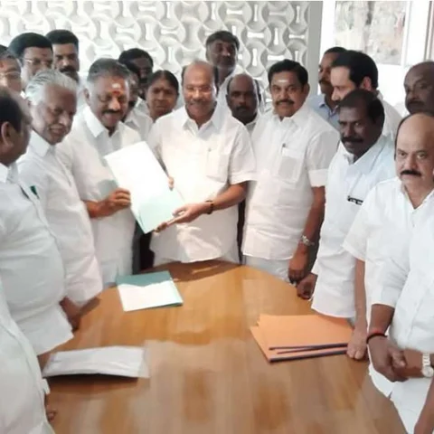 மாசி மகத்தில், நட்சத்திர விடுதியில் அறிவிக்கப்பட்ட அ.தி.மு.க. - பா.ம.க. கூட்டணி... பின்னணி என்ன?