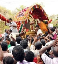 மதுரை சித்திரைத் திருவிழா நிறைவு - மலைக்கு புறப்பட்டார் கள்ளழகர் ( படங்கள்)