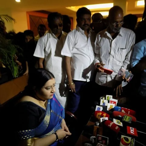 “எனக்கும் மாதவனுக்கும் எந்தப் பிரச்னையும் இல்லை!”- தீபா பளீச்
