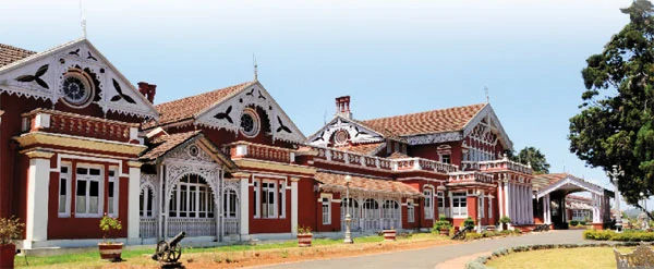 இது அரண்மனை கிராமம்!
