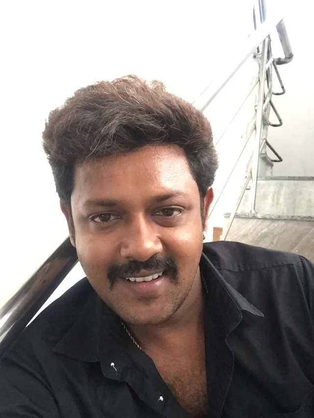 அங்காடித் தெரு மகேஷ்