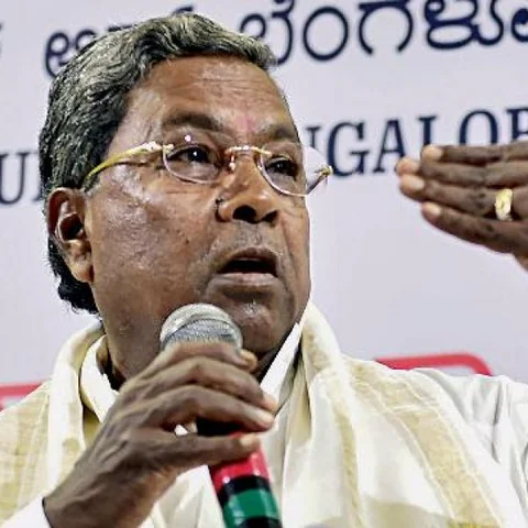 `டோன்ட் வொர்ரி.. விடுமுறையை கொண்டாடுங்கள்!' -சித்தராமையாவின் ஜாலி ட்வீட்