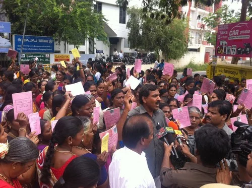கூட்டுறவு சங்க தேர்தலில் போலி வாக்காளர்கள் - கோவையில் குடுமிபிடி (படங்கள்)