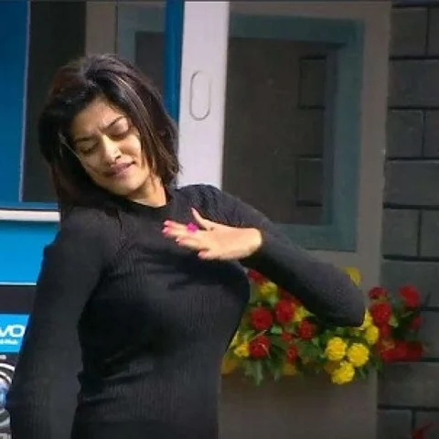 ஓவியா சார்பாக இவற்றையெல்லாம் நாளை கேட்பாரா கமல்? #BiggBossTamil #VikatanExclusive