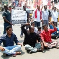 காமன்வெல்த் மாநாட்டை புறக்கணிக்கக்கோரி பெரியார் தி.வி.க. சாலை மறியல்!