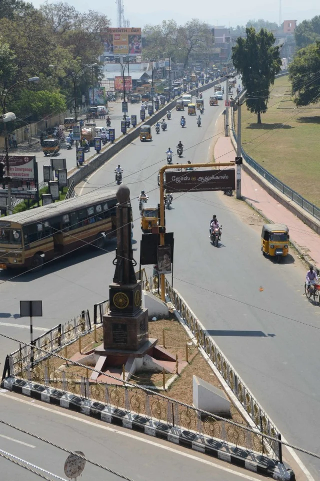 துரைமுருகனைச் சுற்றியிருக்கும் ‘பிளாக் ஷீப்’கள்...! வேலூரில் என்ன நடக்கிறது?