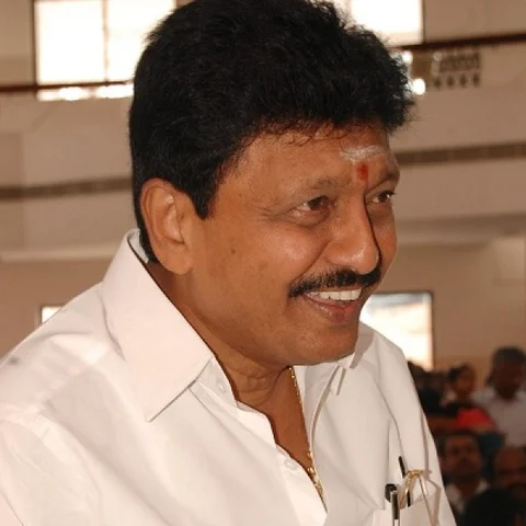 சசிகலாவிடம் மறைமுகமாகப் பேசிய ஆளுங்கட்சி எம்.பி, எம்.எல்.ஏ-க்கள்! - போட்டுடைத்த திவாகரன்