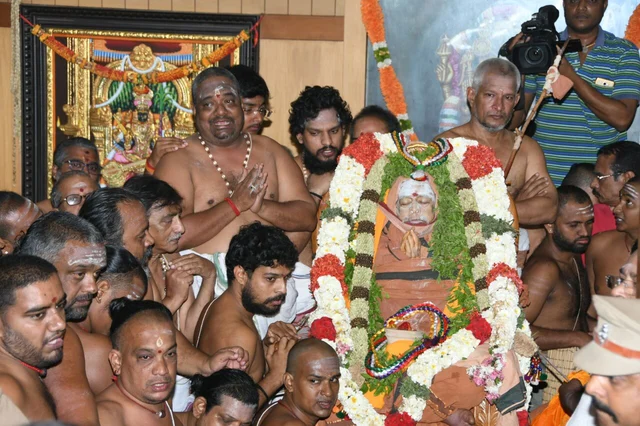 காஞ்சி பீடாதிபதி ஜெயேந்திர சரஸ்வதி காலமானார்!