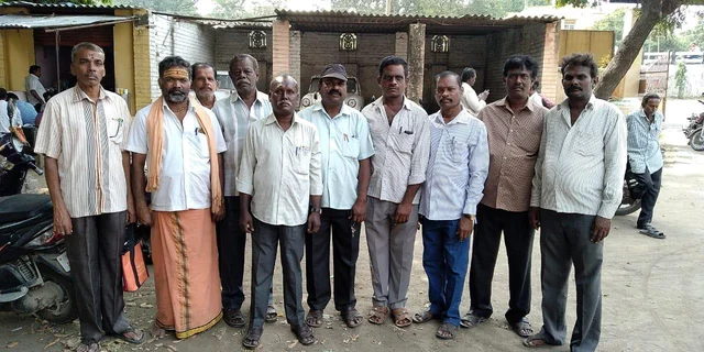 `நாங்கள் அழிக்கப்பட்டதால் அநாதைகளாக நிற்கிறோம்!'- சினிமா ஆப்பரேட்டர்கள் கண்ணீர்