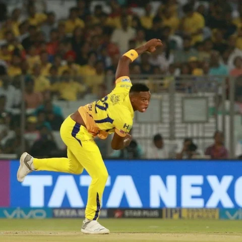 டெல்லிக்குக் கைகொடுத்த விஜய் சங்கர், ஹர்ஷல் படேல்! சென்னை அணிக்கு 163 ரன்கள் இலக்கு #DDvsCSK