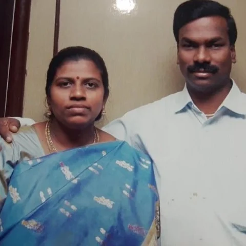 "என் கணவரை மீட்டுத் தாருங்கள்!" - கண்ணீர் விடும் 'ஆட்டோகிராஃப்' கோமகன் மனைவி