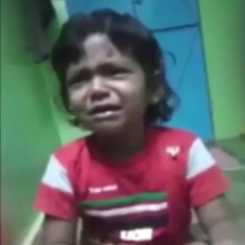 `தப்பு பண்ணா அடிக்கக் கூடாது; குணமா சொல்லணும்' - சமூக வலைதளங்களை கலக்கும் சிறுமி!