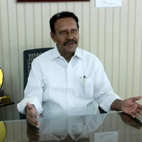 ` ரூபாய் நோட்டை நிறம் மாற்றியதைத் தவிர வேறு என்ன செய்தீர்கள்?' - தகித்த தம்பிதுரை