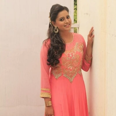‘‘என்னை பேசாம மட்டும் இருக்கச் சொல்லிடாதீங்க ப்ளீஸ்’’ - ஜாலி கேலி ஜாக்குலின்!
